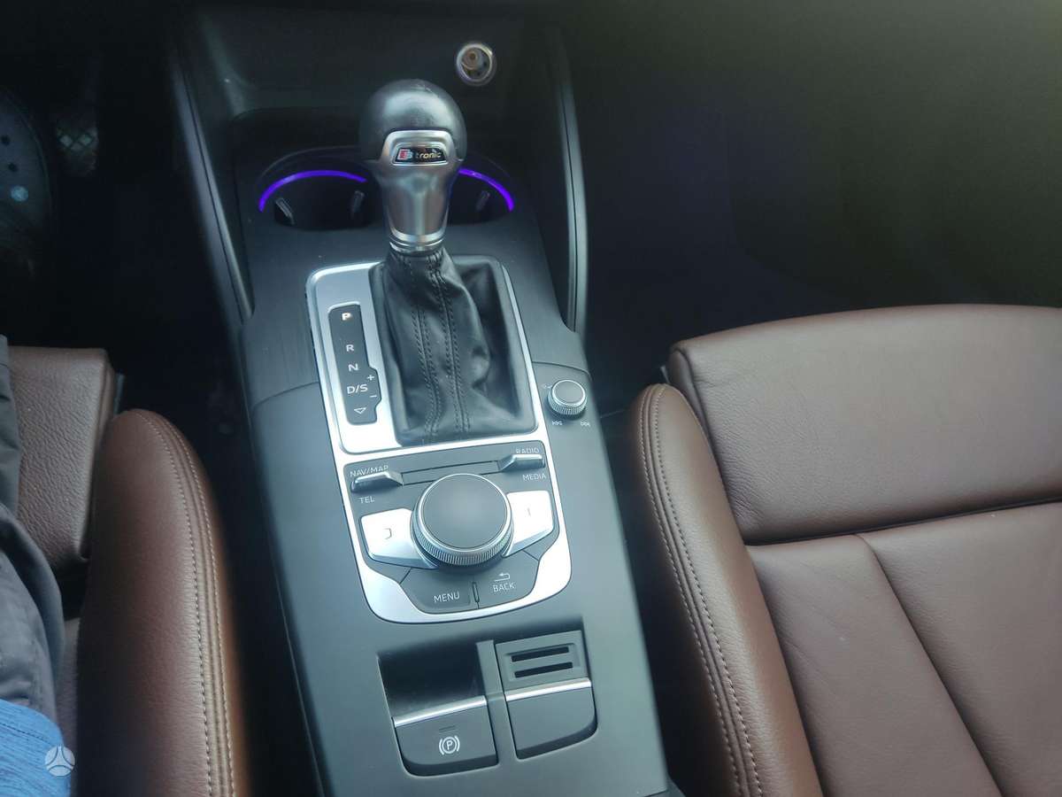 Audi A3, 1.6 l., hatchback