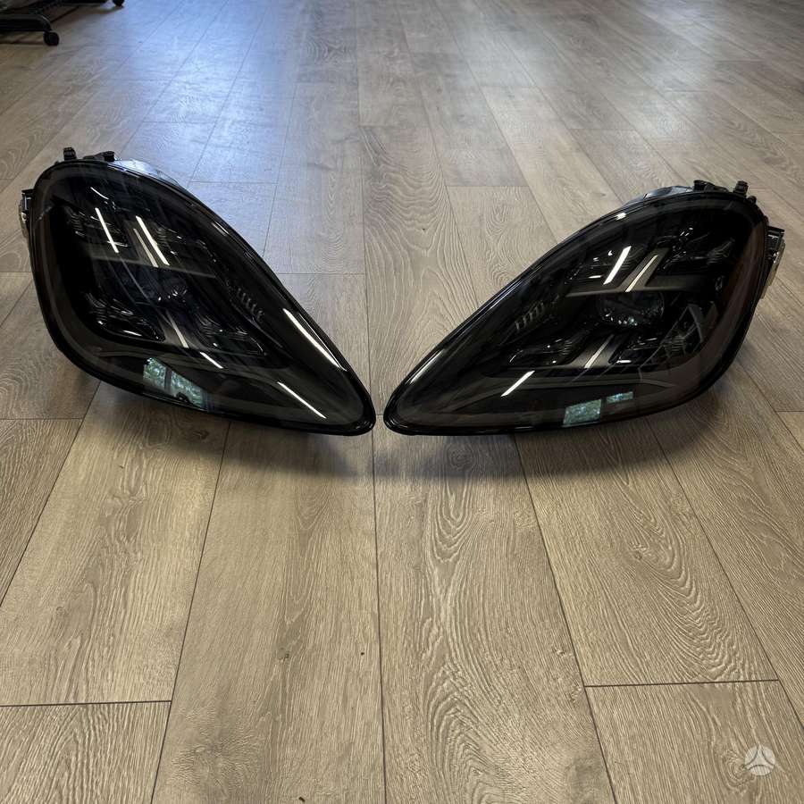 Porsche Cayenne lights