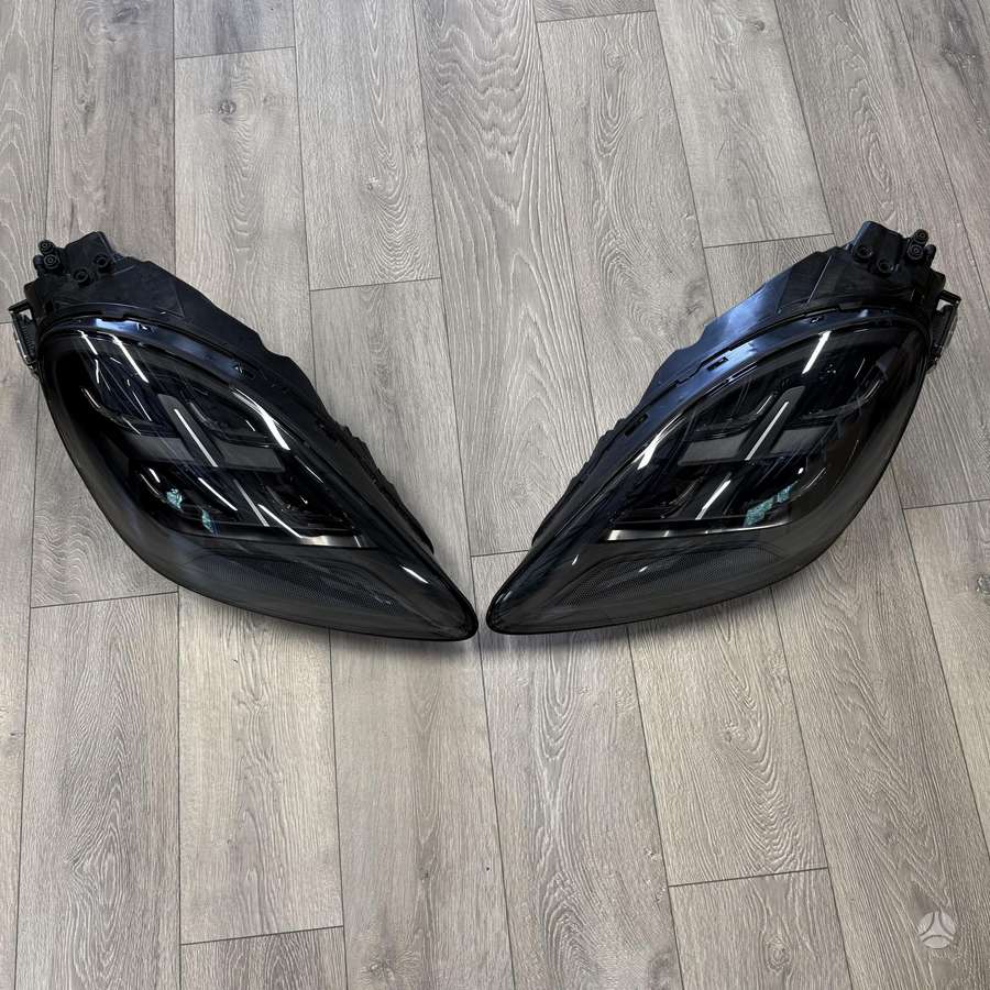 Porsche Cayenne lights