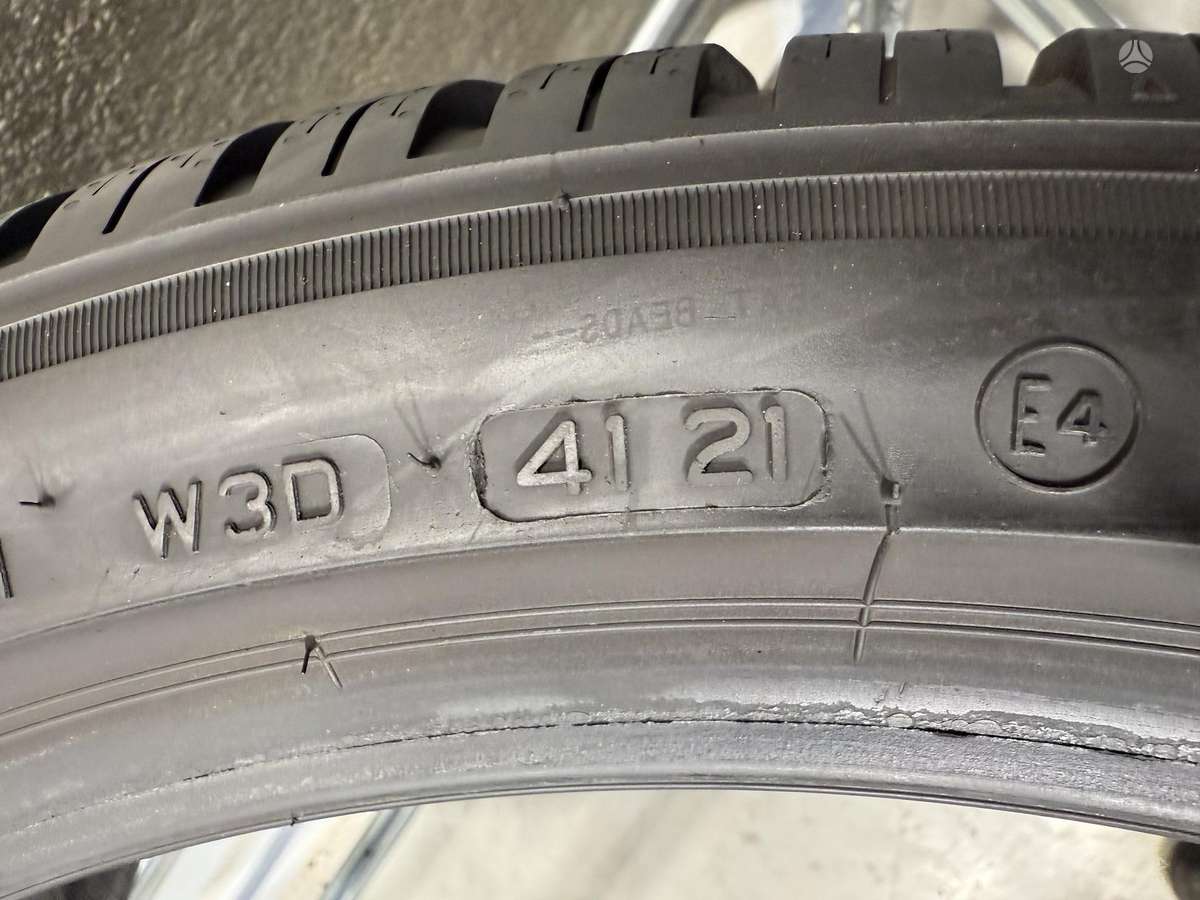 Bridgestone Blizzak lm005, winter 235/40 R19