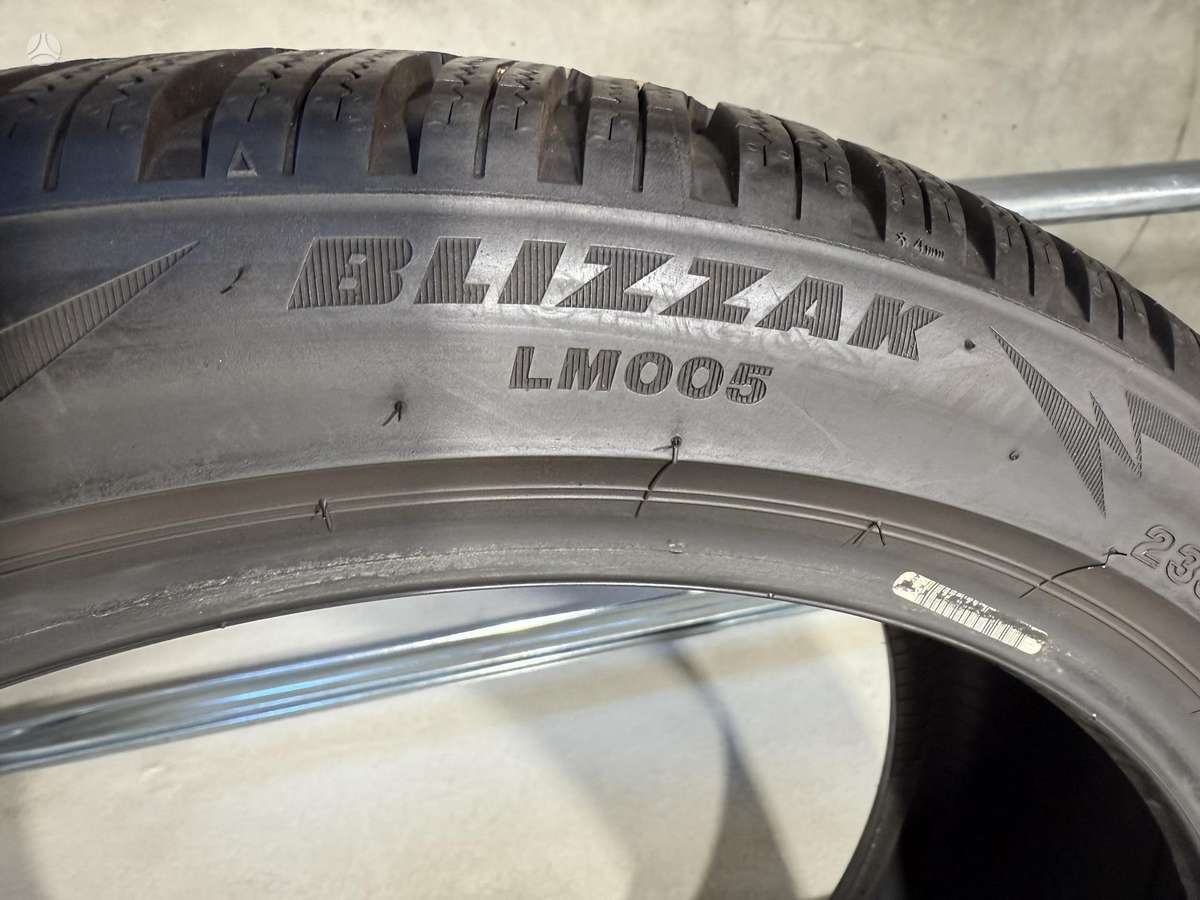 Bridgestone Blizzak lm005, winter 235/40 R19