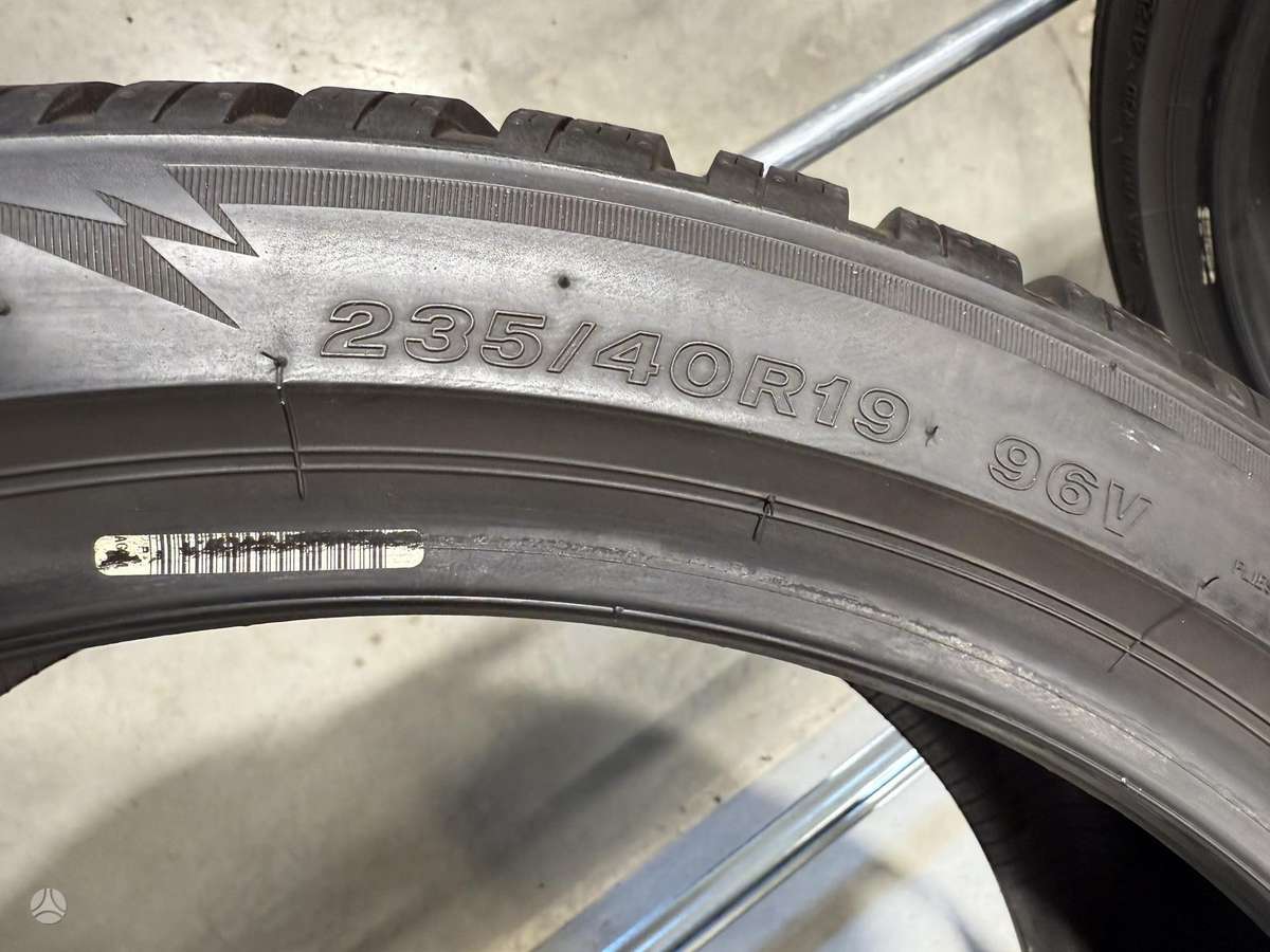 Bridgestone Blizzak lm005, winter 235/40 R19