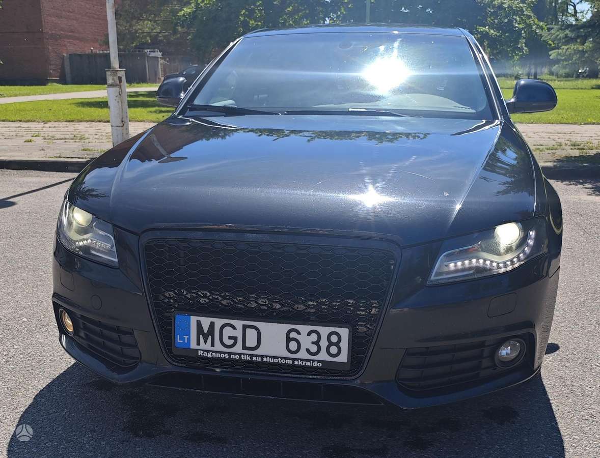 Audi A4, 2.0 l., Седан