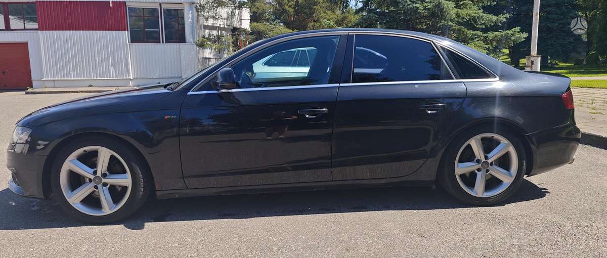 Audi A4, 2.0 l., Седан