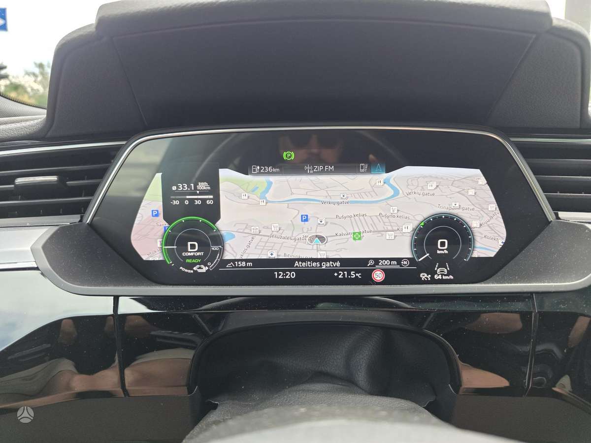 Audi e-tron, 95 kWh, off-road / crossover