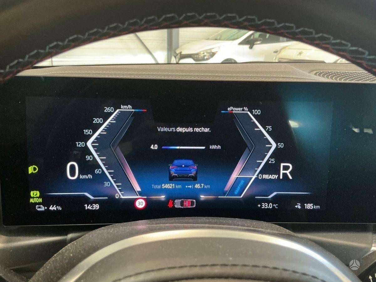 BMW i4, sedanas