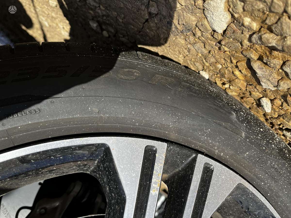 Volvo XC40, 4384, dalimis