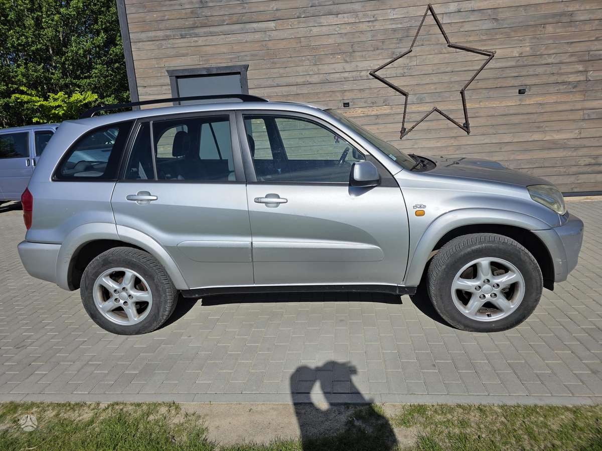 Toyota RAV4 - 3