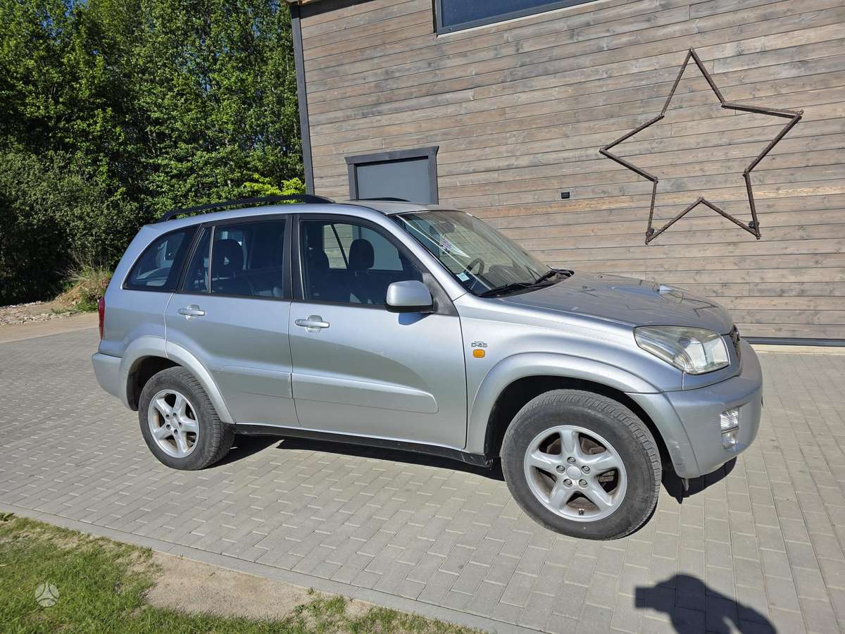 Toyota RAV4 - 4