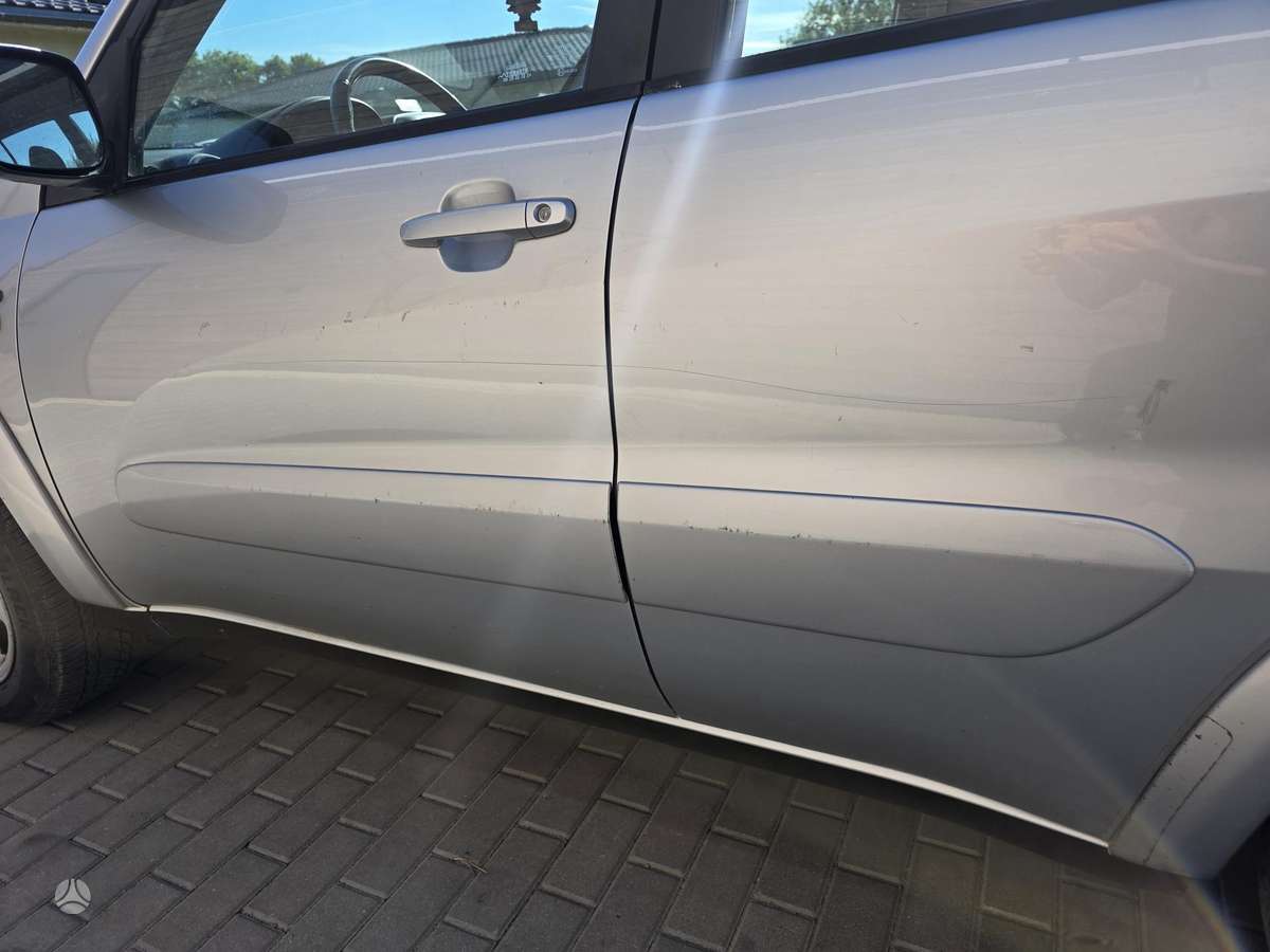 Toyota RAV4 - 9