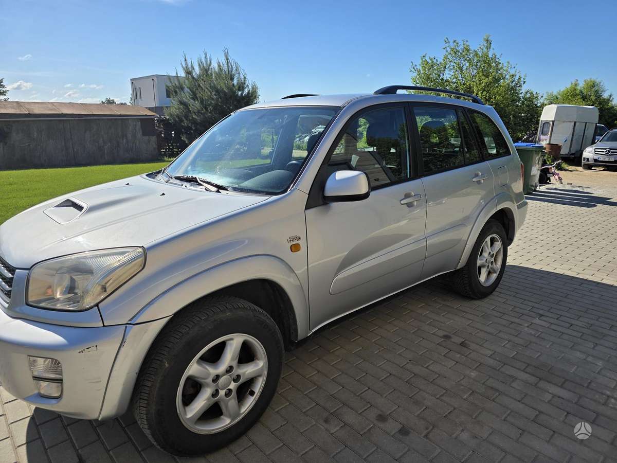 Toyota RAV4 - 10