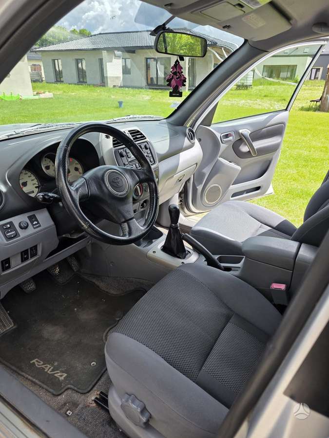Toyota RAV4 - 12