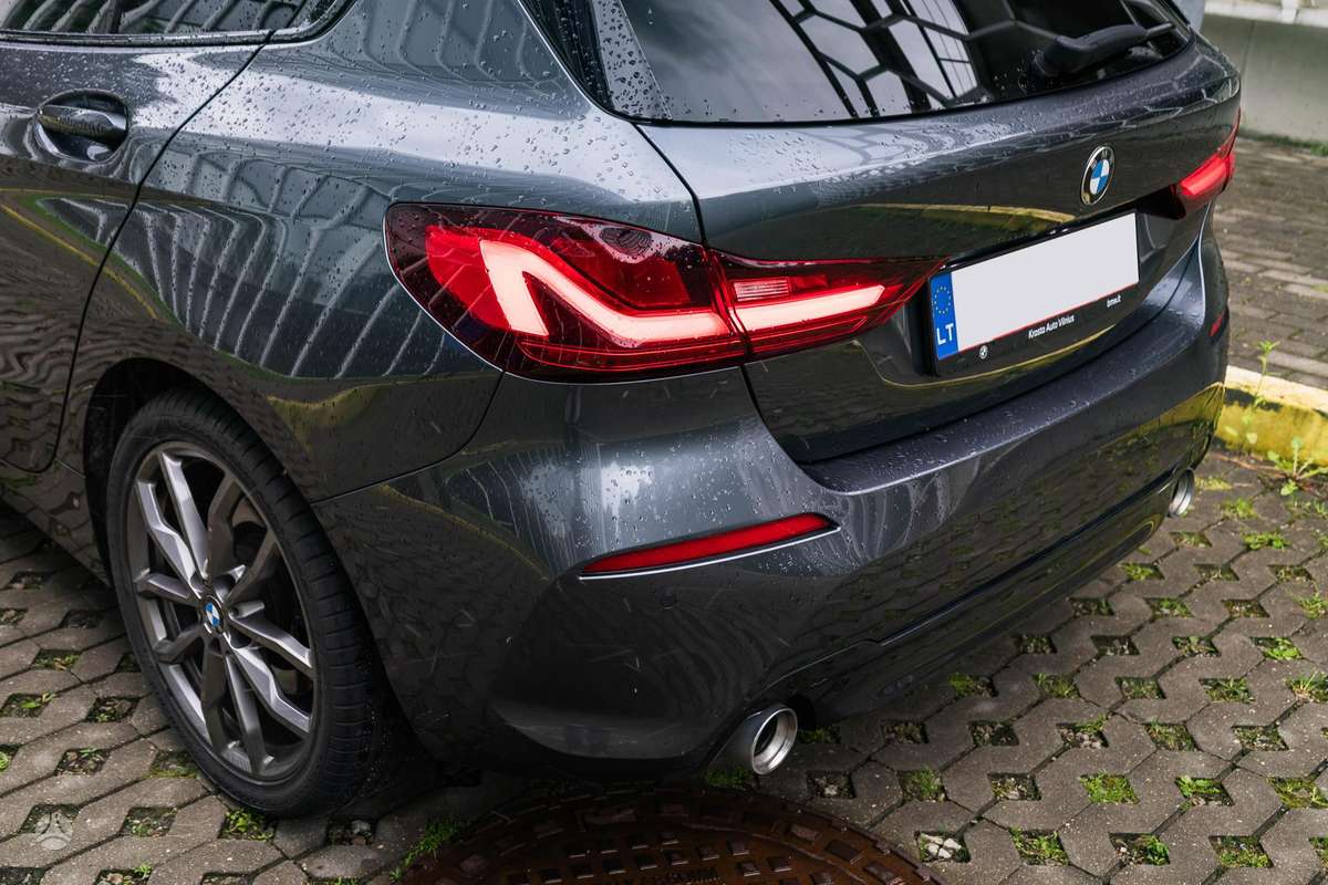 BMW 120, 2.0 l., hatchback