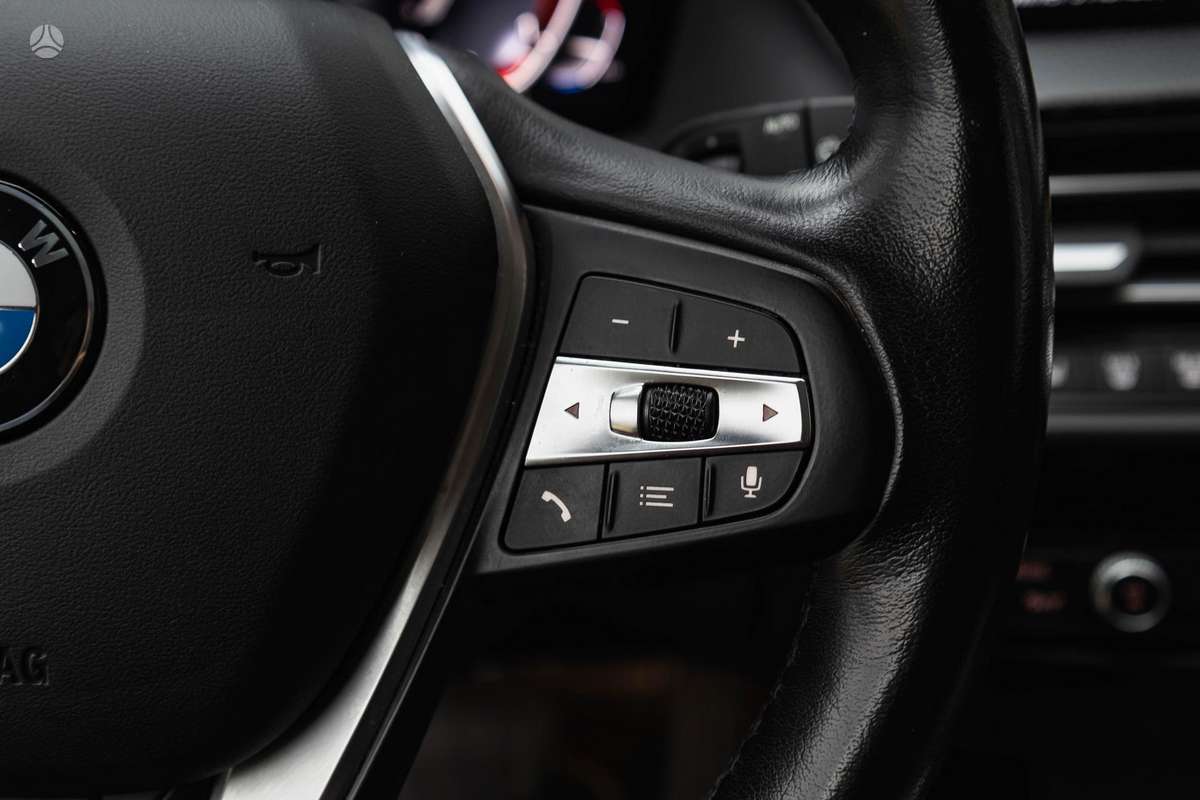 BMW 120, 2.0 l., hatchback