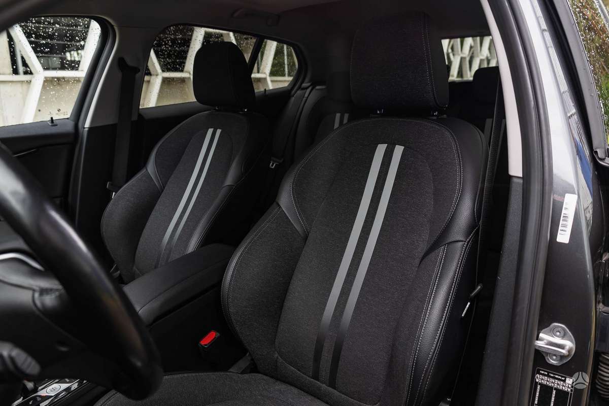 BMW 120, 2.0 l., hatchback