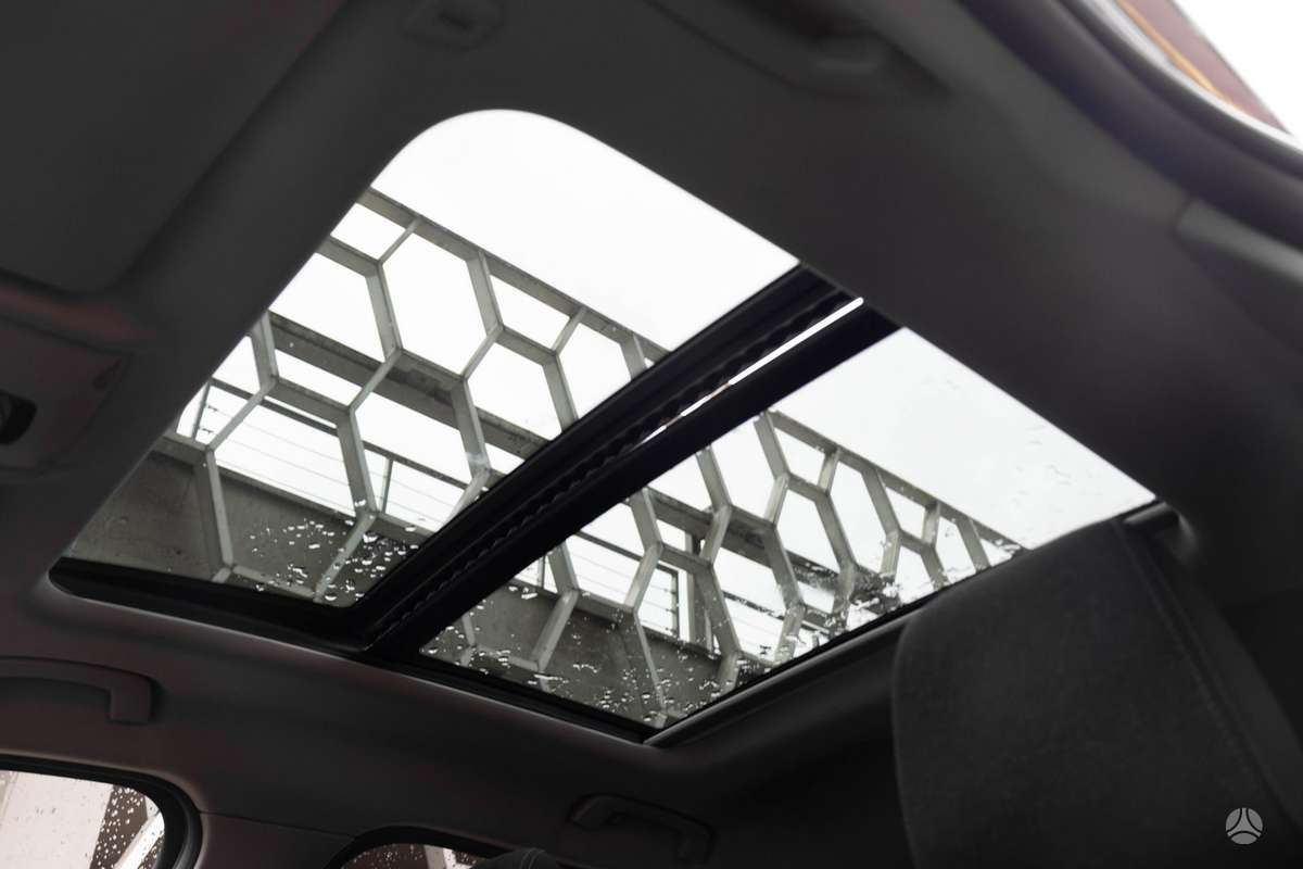 BMW 120, 2.0 l., hatchback