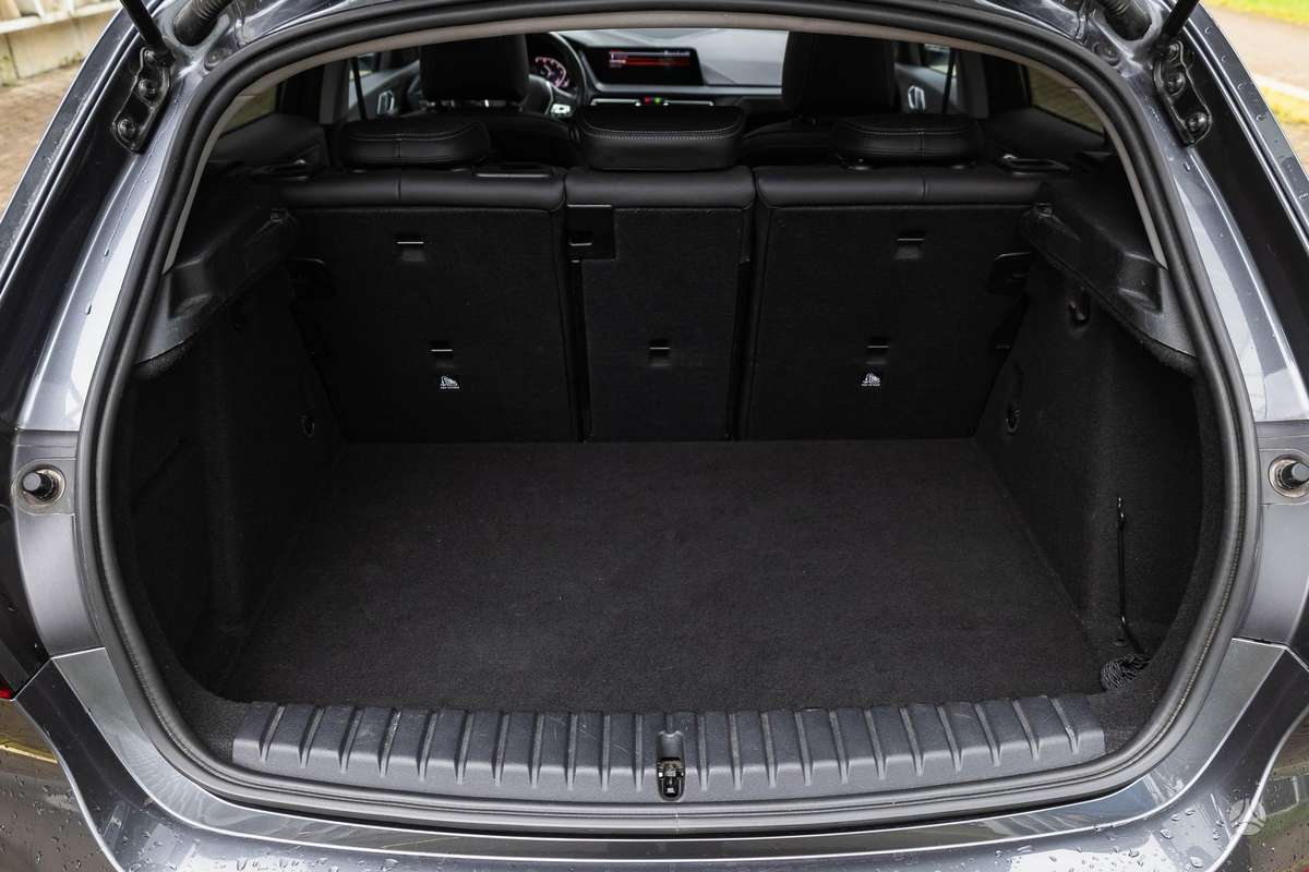 BMW 120, 2.0 l., hatchback