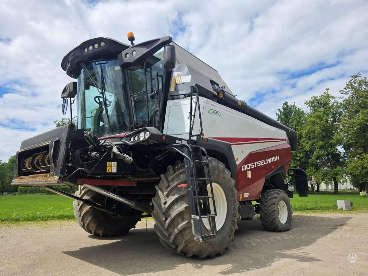 Rostselmash RSM 161, combine harvesters