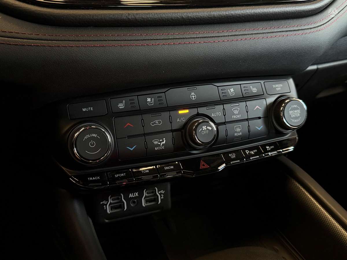 Dodge Durango, 5.7 l., off-road / crossover