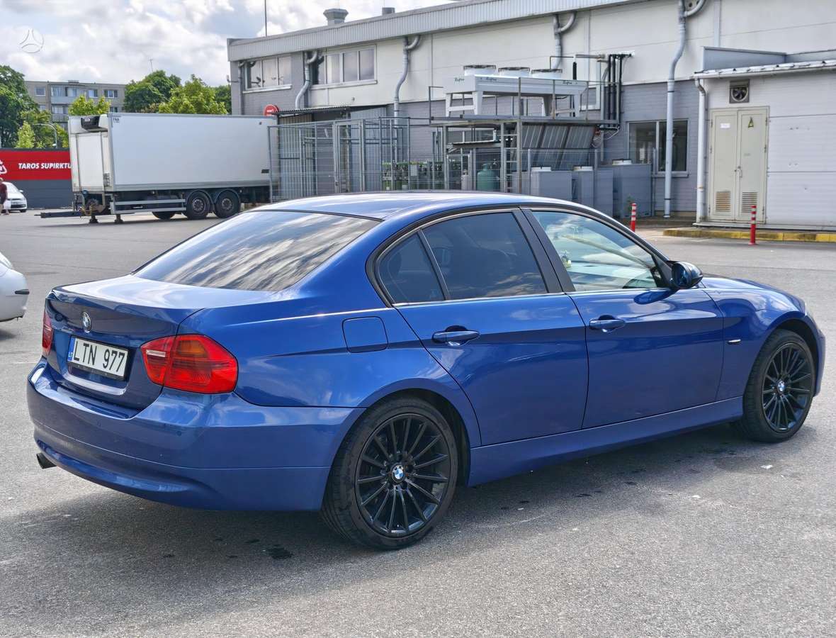 BMW 318, 2.0 l., Седан