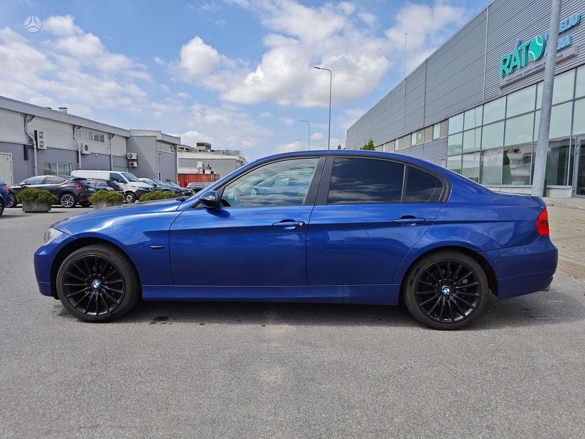 BMW 318, 2.0 l., Седан