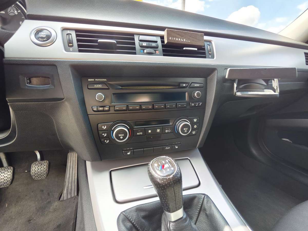 BMW 318, 2.0 l., Седан