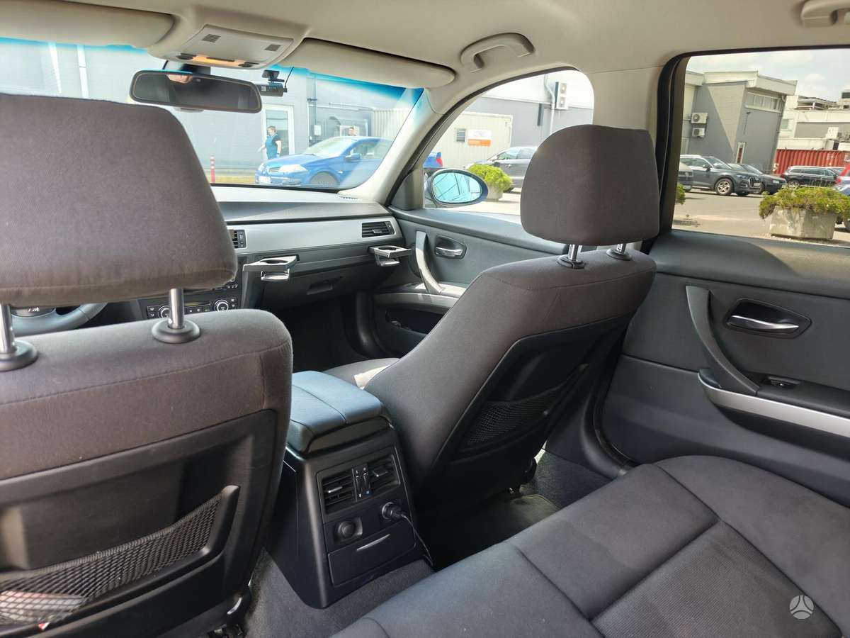 BMW 318, 2.0 l., Седан