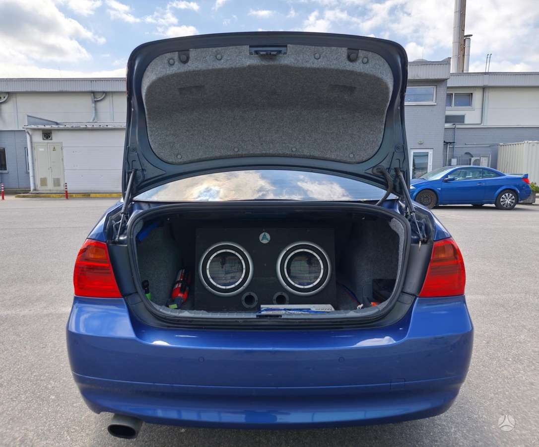 BMW 318, 2.0 l., Седан