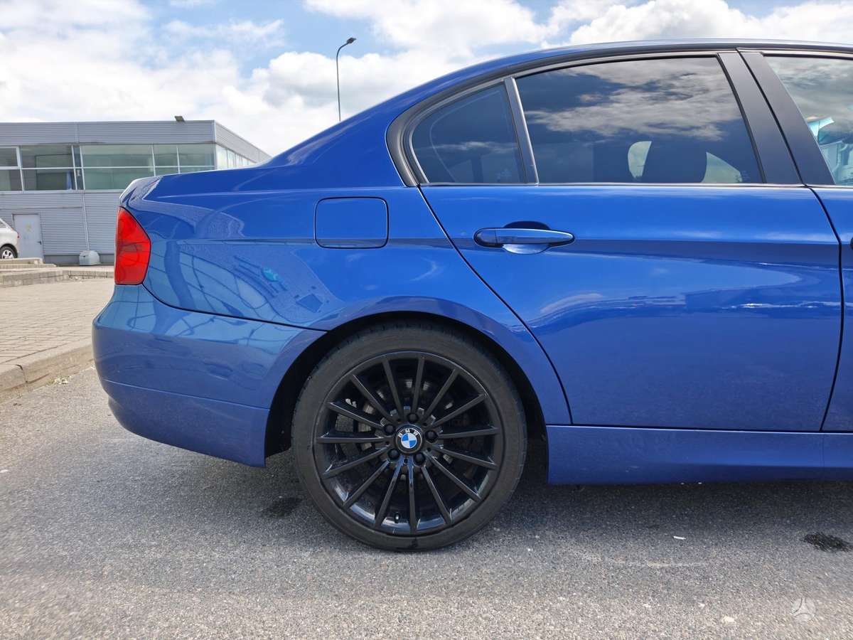BMW 318, 2.0 l., Седан