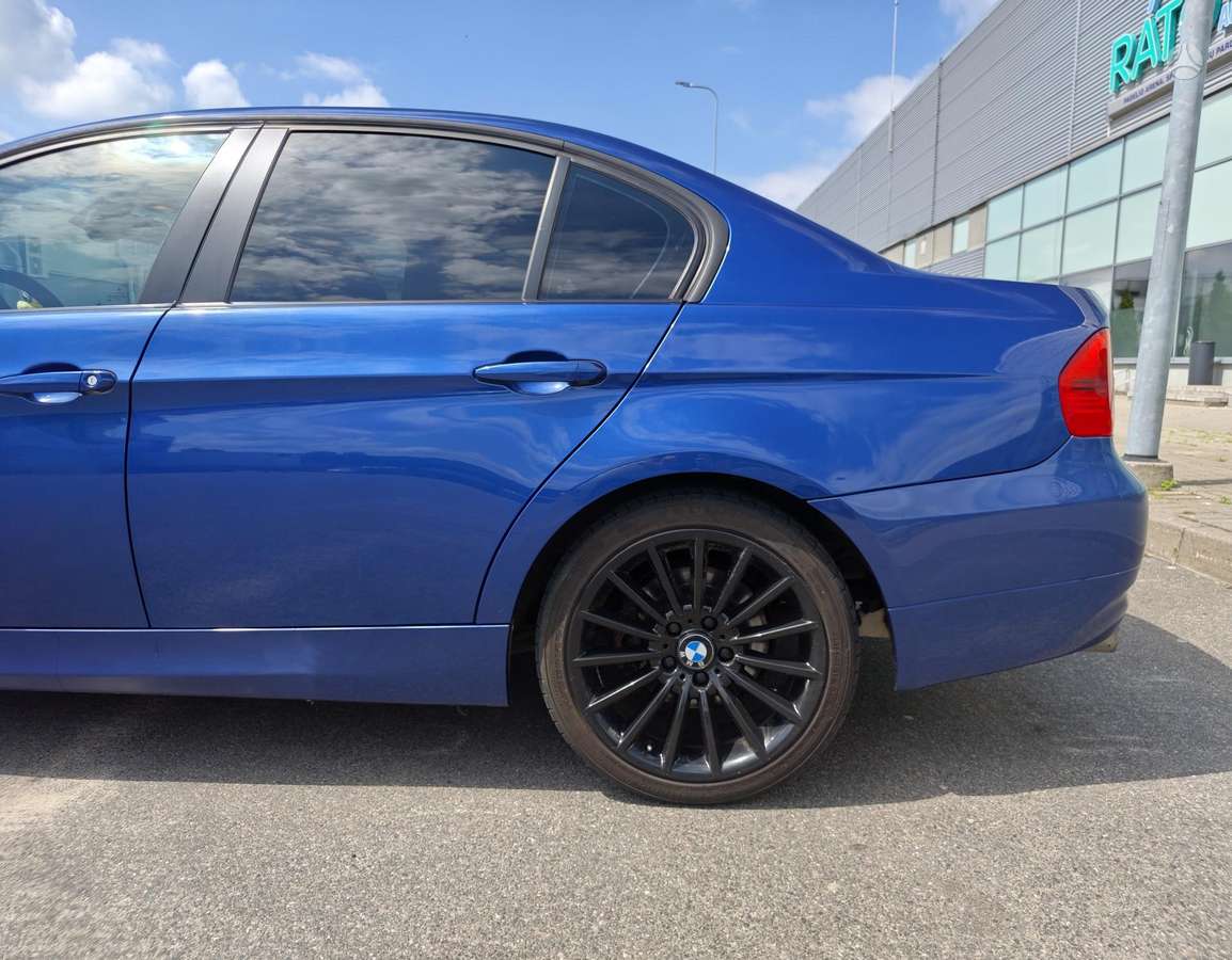 BMW 318, 2.0 l., Седан
