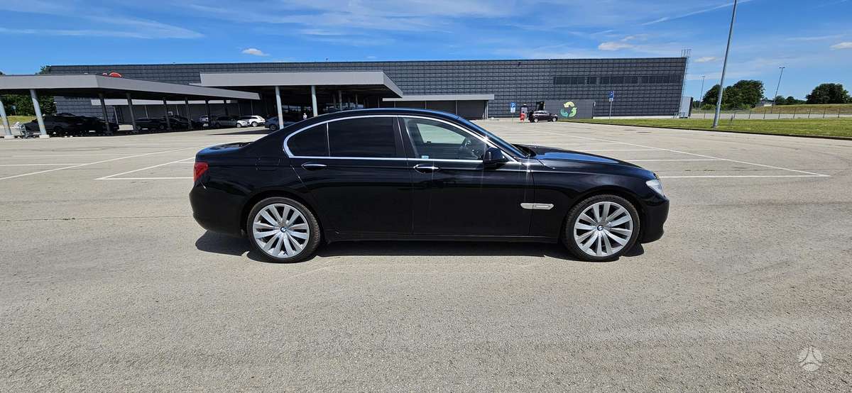BMW 730, 3.0 l., Седан