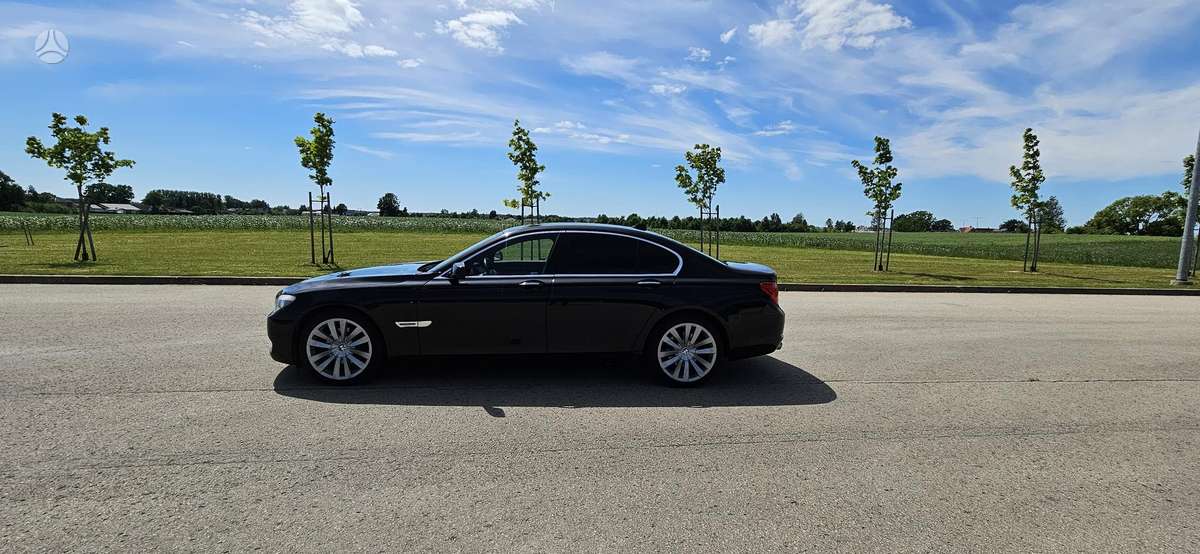 BMW 730, 3.0 l., Седан