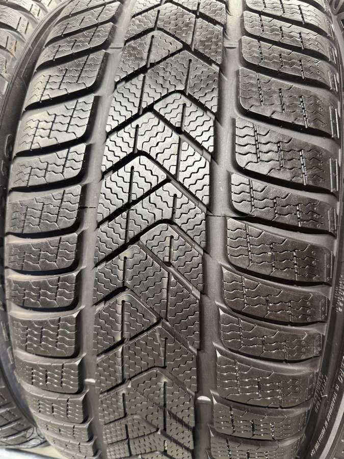 Pirelli Sottozero3, winter 235/40 R19