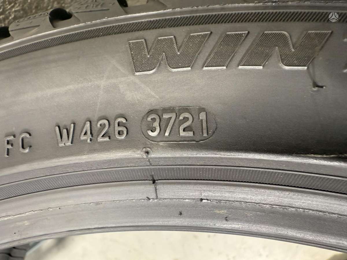 Pirelli Sottozero3, winter 235/40 R19