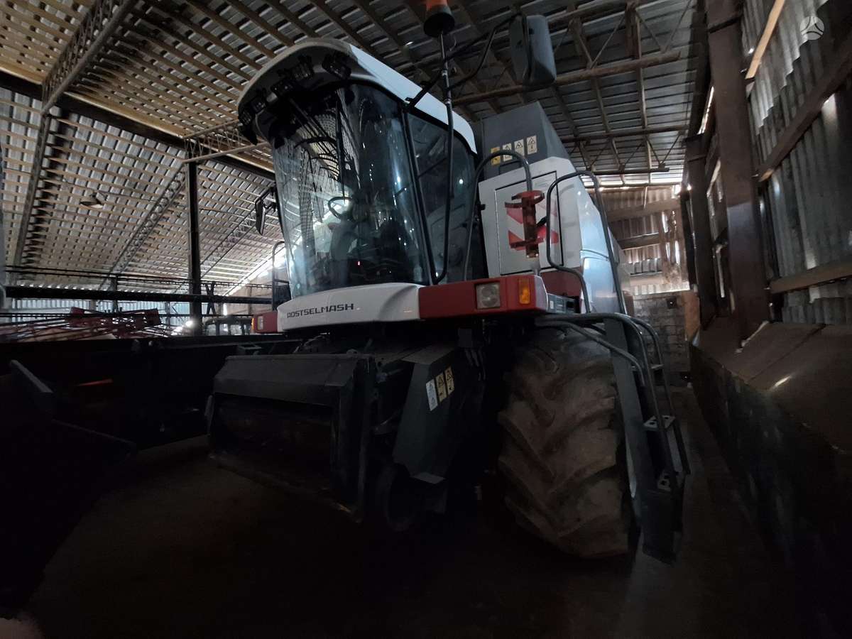 Rostselmash Acros 580, combine harvesters