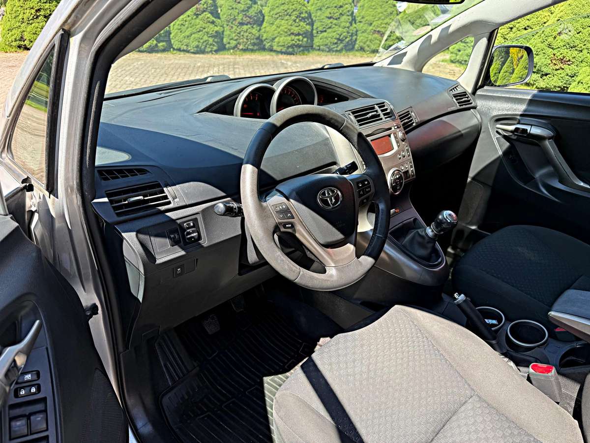 Toyota Verso - 7