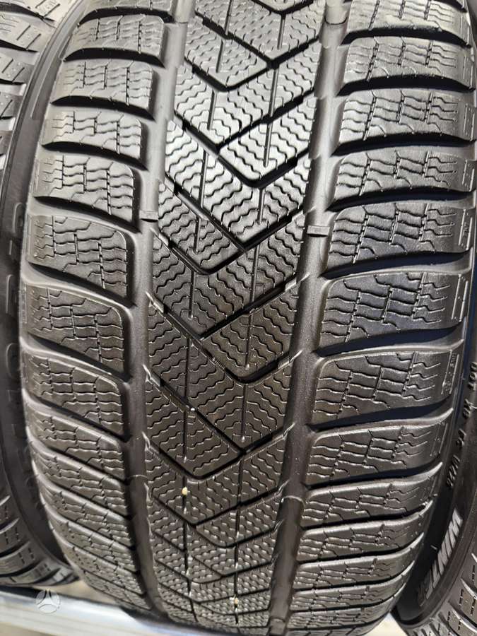 Pirelli Sottozero3, winter 235/40 R19