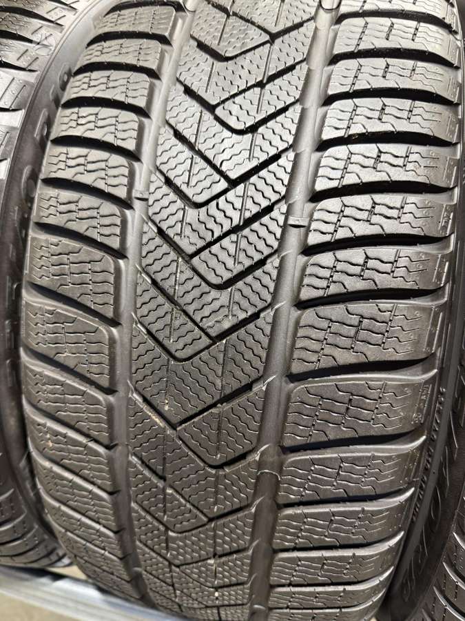 Pirelli Sottozero3, winter 235/40 R19
