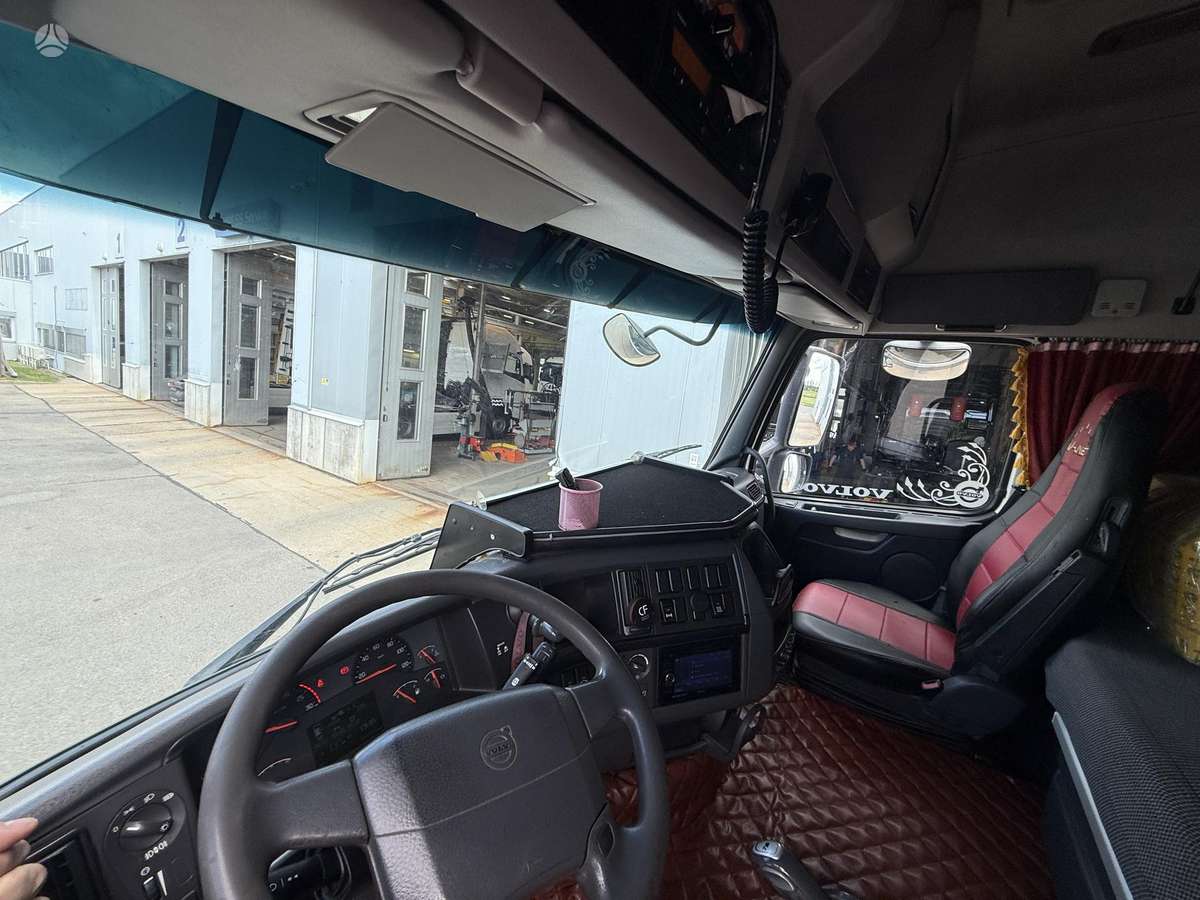 Volvo FH460 Globetrotter, single sleeper