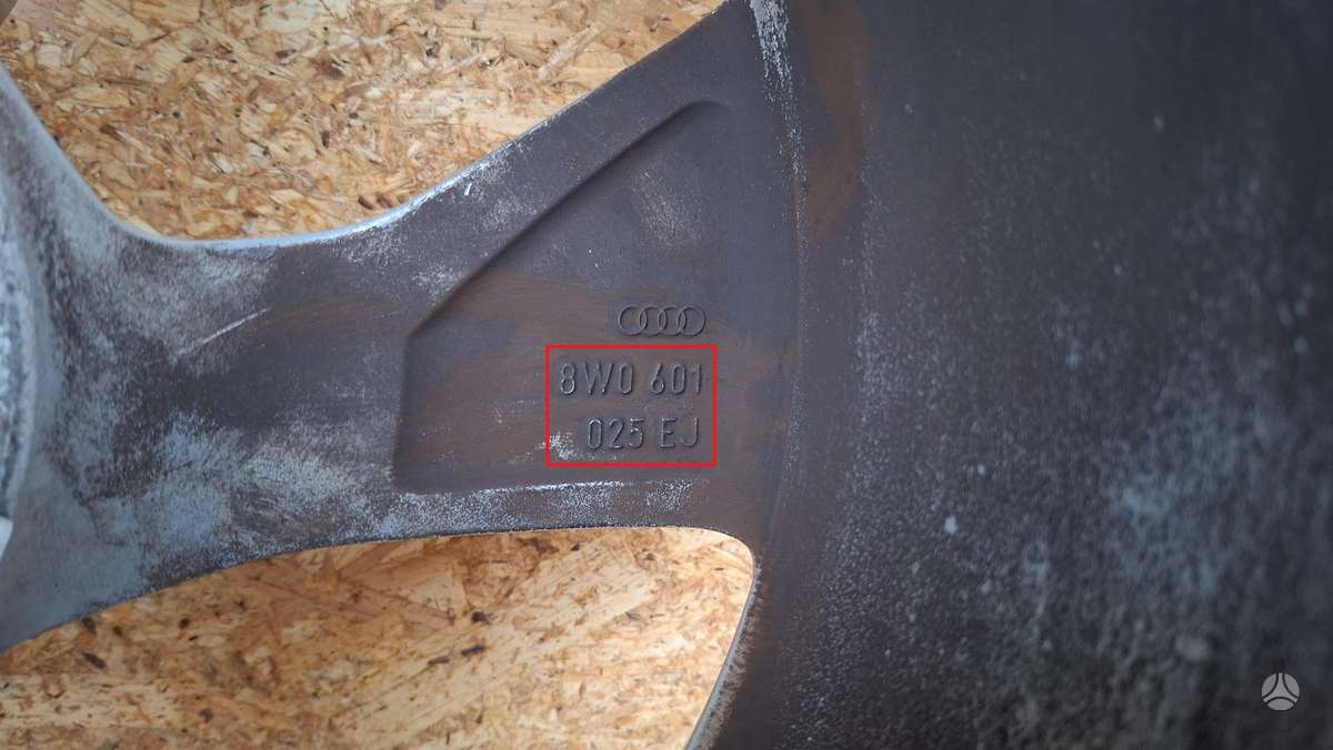 Audi A4, 8W0601025EJ, Cen31831