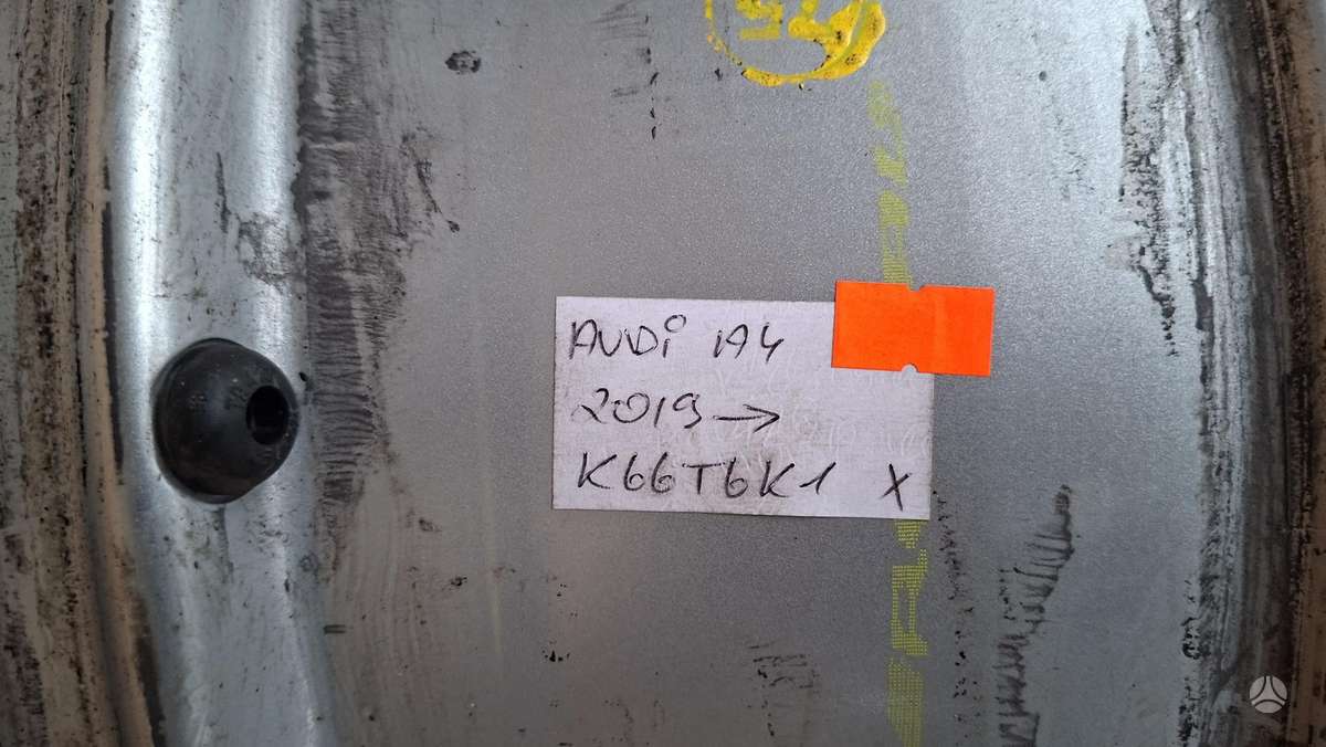 Audi A4, 8W0601025EJ, Cen31831