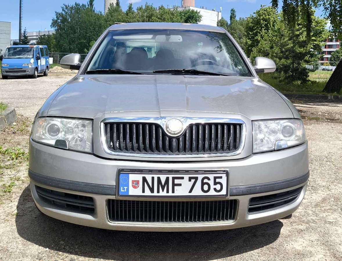 Skoda Superb, 2.0 l., Седан