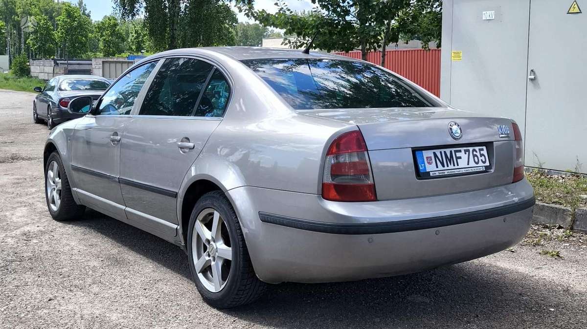 Skoda Superb, 2.0 l., Седан