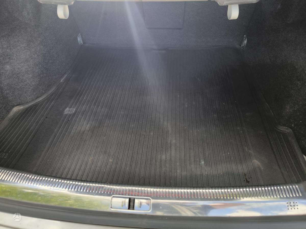 Skoda Superb, 2.0 l., Седан