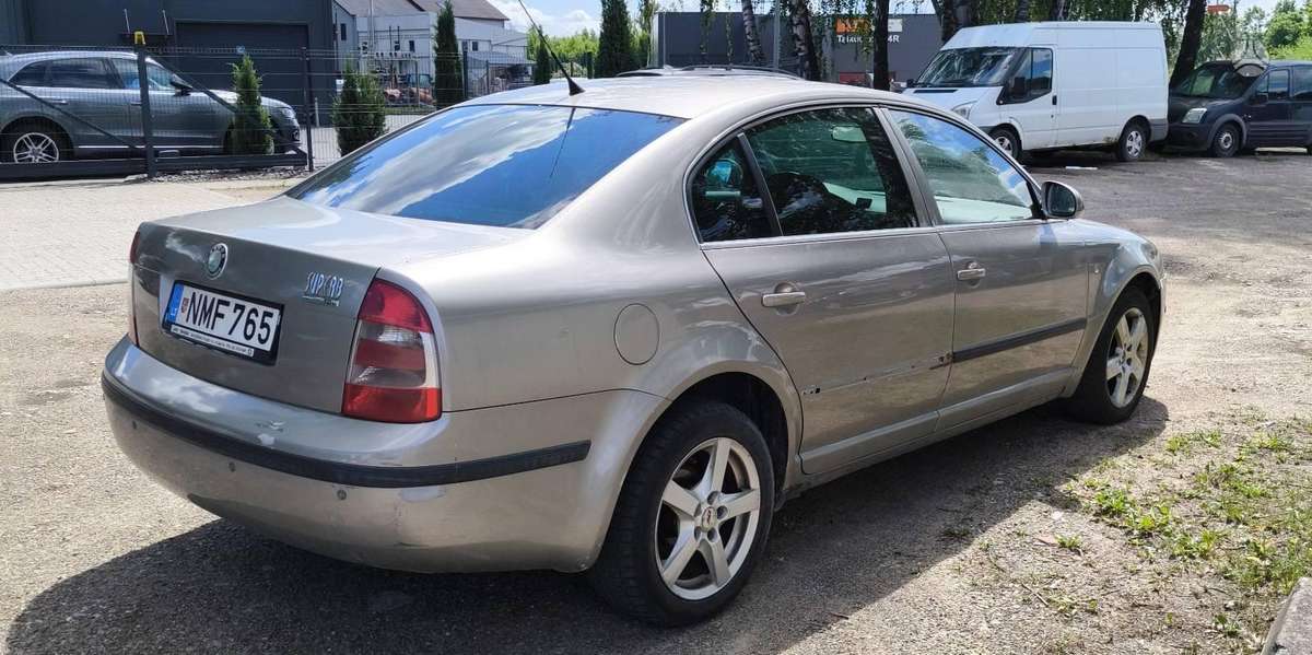Skoda Superb, 2.0 l., Седан