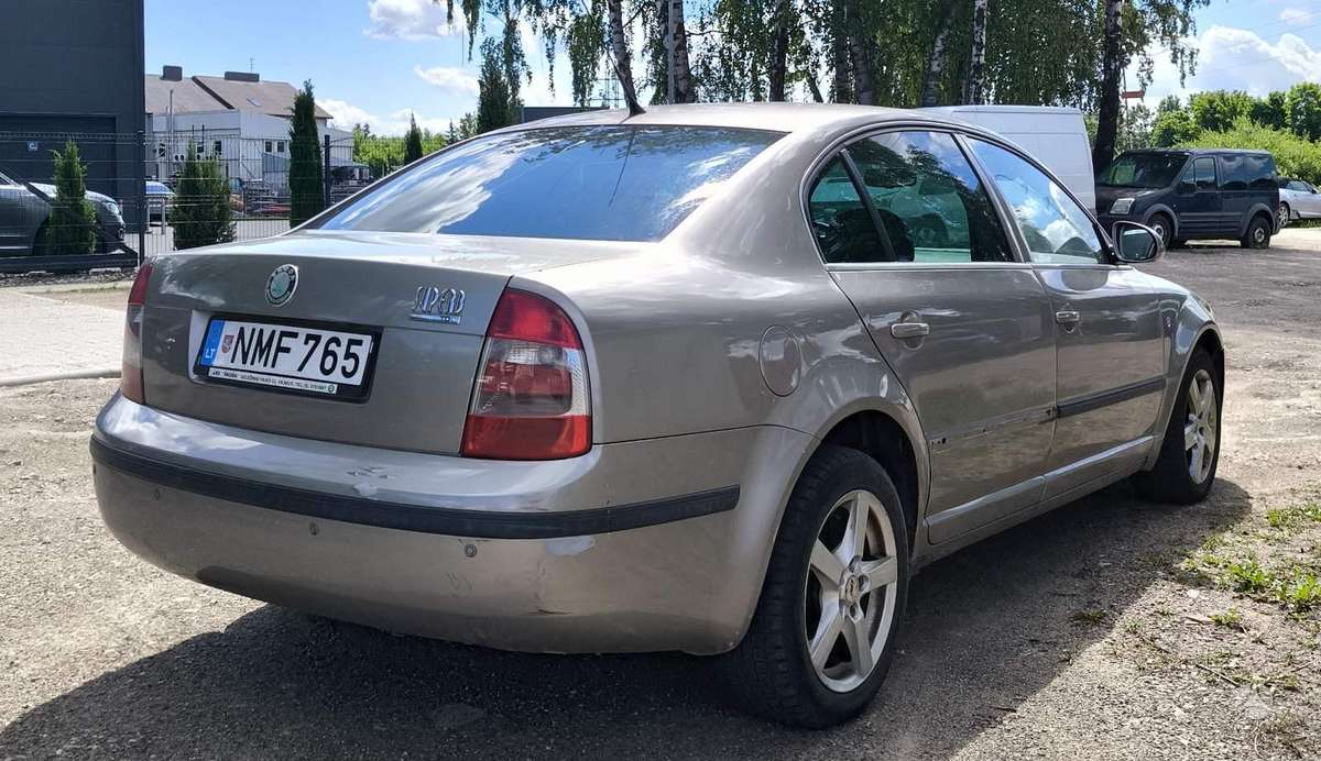 Skoda Superb, 2.0 l., Седан