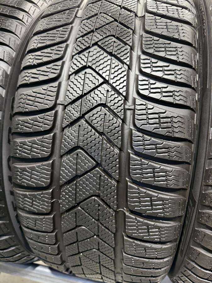 Pirelli Sottozero3, winter 235/40 R19