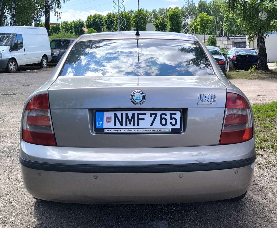 Skoda Superb, 2.0 l., Седан