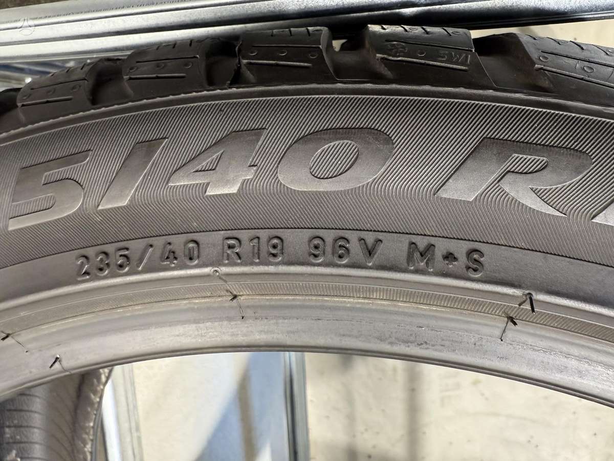 Pirelli Sottozero3, winter 235/40 R19
