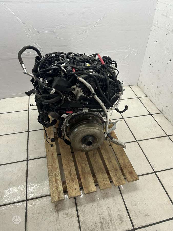 BMW 320 engine